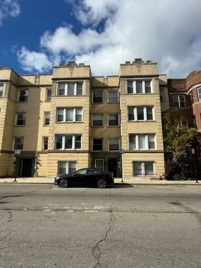 2BR Condo for Sale in Chicago, IL