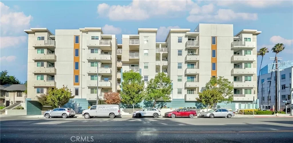 2BR Condo for Sale in Los Angeles, CA