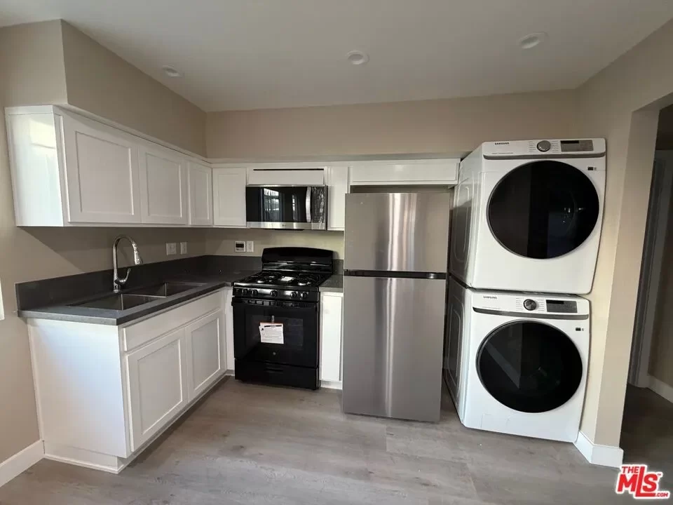 2BR Townhouse for Rent in Los Angeles, CA