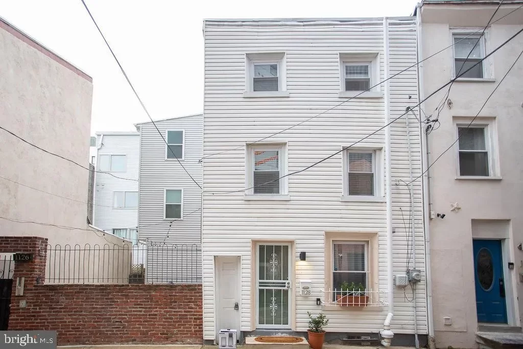 2BR Townhouse for Sale in Philadelphia, PA