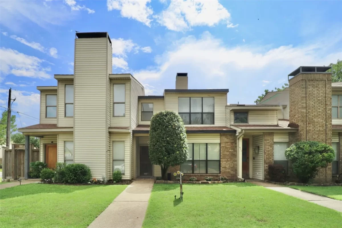 2BR Townhouse for Sale in Dallas, TX