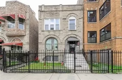 2BR House for Rent in Chicago, IL