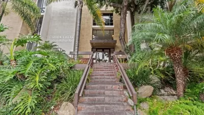 Condo for Sale in Los Angeles, CA