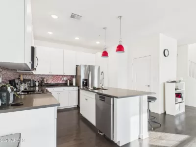 2BR Townhouse for Sale in Phoenix, AZ
