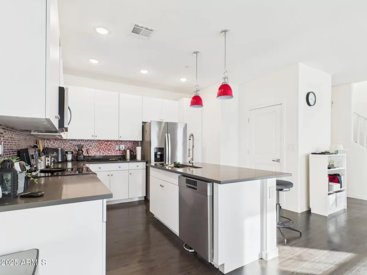 2BR Townhouse for Sale in Phoenix, AZ