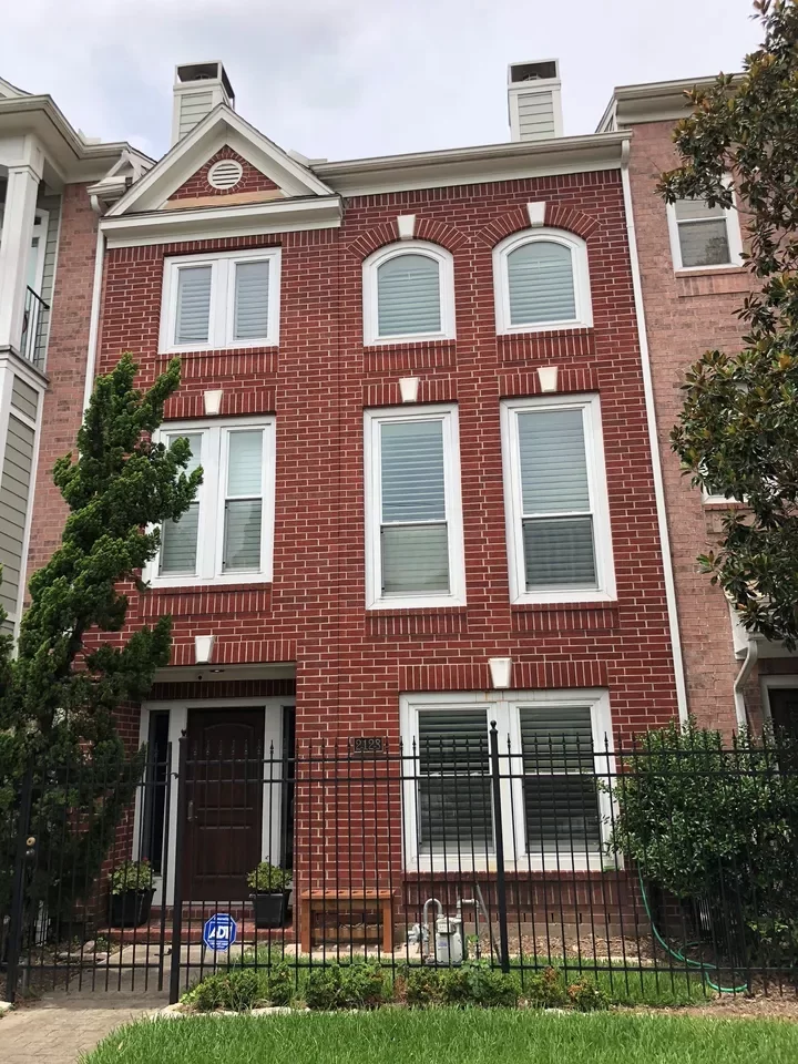2BR Townhouse for Sale in Houston, TX