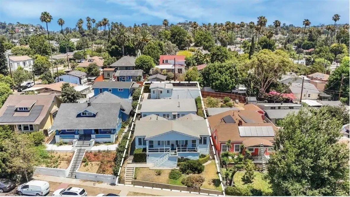 5BR Multi-Family for Sale in Los Angeles, CA