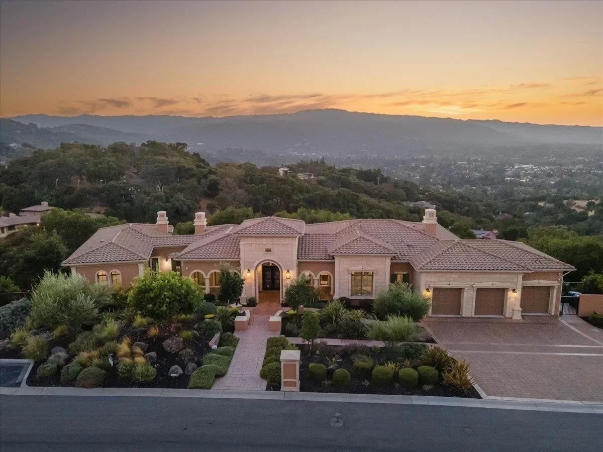 5BR House for Sale in Los Gatos, CA