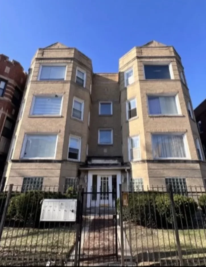 2BR Condo for Sale in Chicago, IL