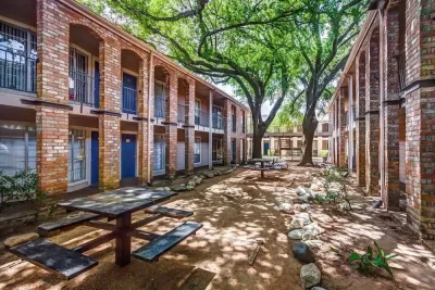 2BR Apartment for Rent in Houston, TX