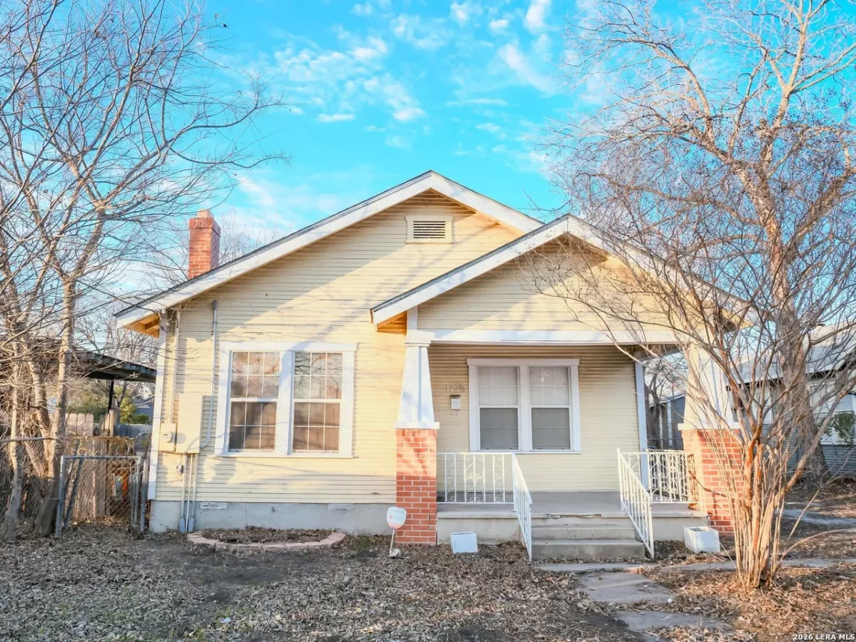2BR House for Sale in San Antonio, TX