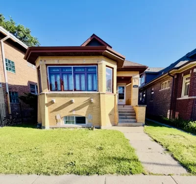 8BR House for Sale in Chicago, IL