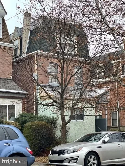 5BR Townhouse for Sale in Philadelphia, PA