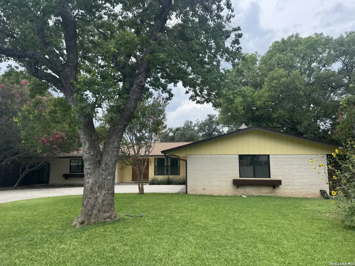 4BR House for Sale in Castle Hills, TX