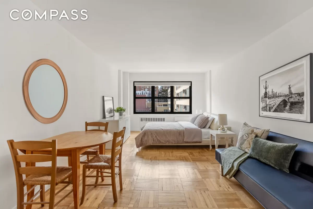 House for Sale in Manhattan, NY