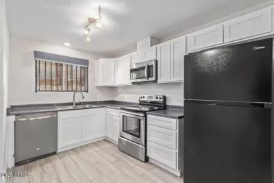 2BR Townhouse for Sale in Phoenix, AZ