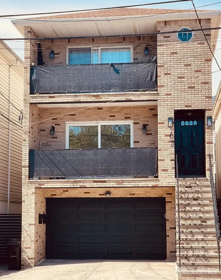 3BR Apartment for Rent in Guttenberg, NJ