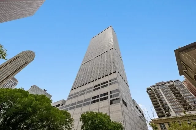 4BR Condo for Sale in Chicago, IL