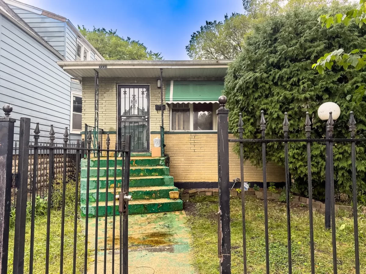 3BR House for Sale in Chicago, IL