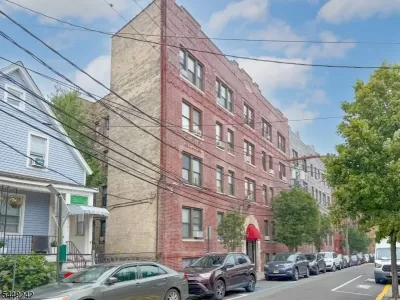 2BR Condo for Sale in Union City, NJ