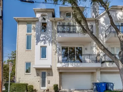 3BR Townhouse for Sale in Dallas, TX