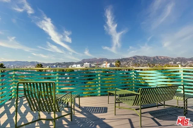 2BR House for Rent in Los Angeles, CA