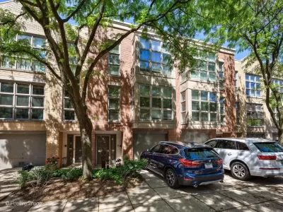 3BR Townhouse for Rent in Chicago, IL