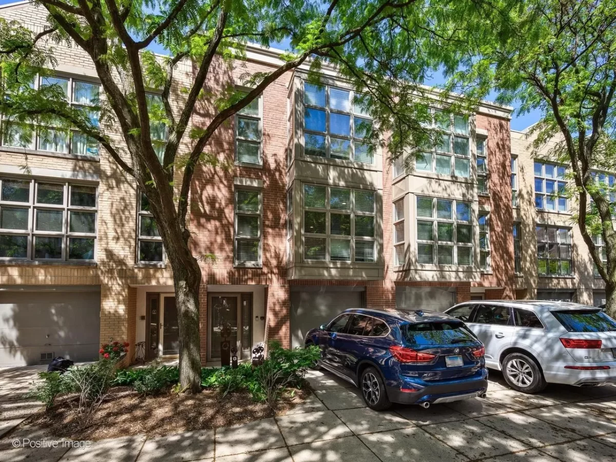 3BR Townhouse for Rent in Chicago, IL