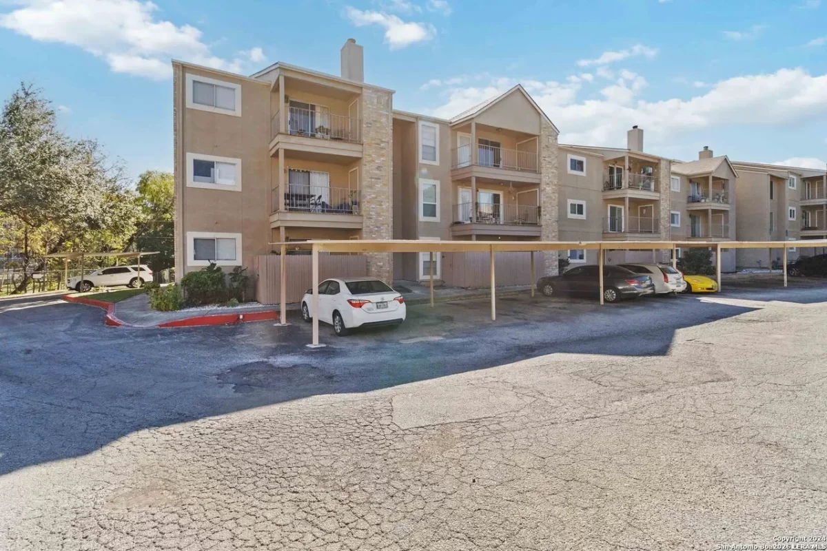 2BR House for Sale in San Antonio, TX