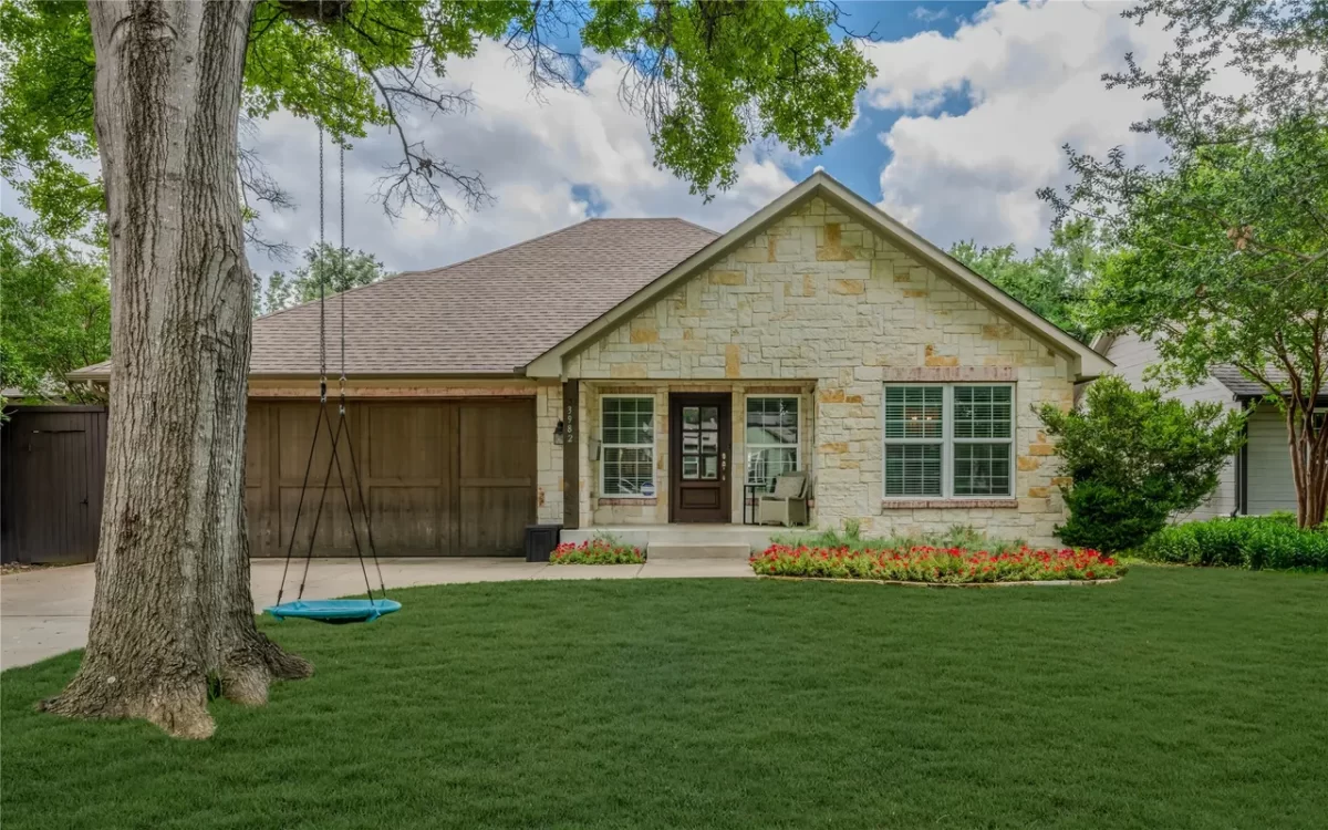 4BR House for Sale in Dallas, TX