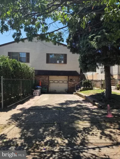 3BR Townhouse for Sale in Philadelphia, PA