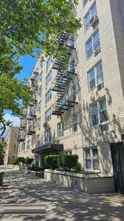 2BR Condo for Sale in Brooklyn, NY