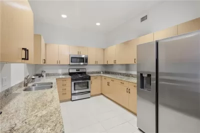 2BR House for Rent in Los Angeles, CA