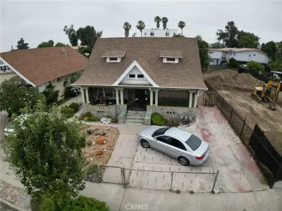 4BR Multi-Family for Sale in Los Angeles, CA