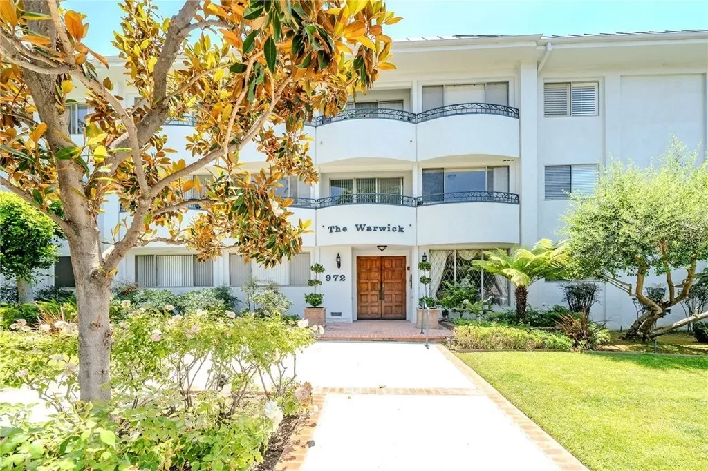 2BR Condo for Sale in Pasadena, CA