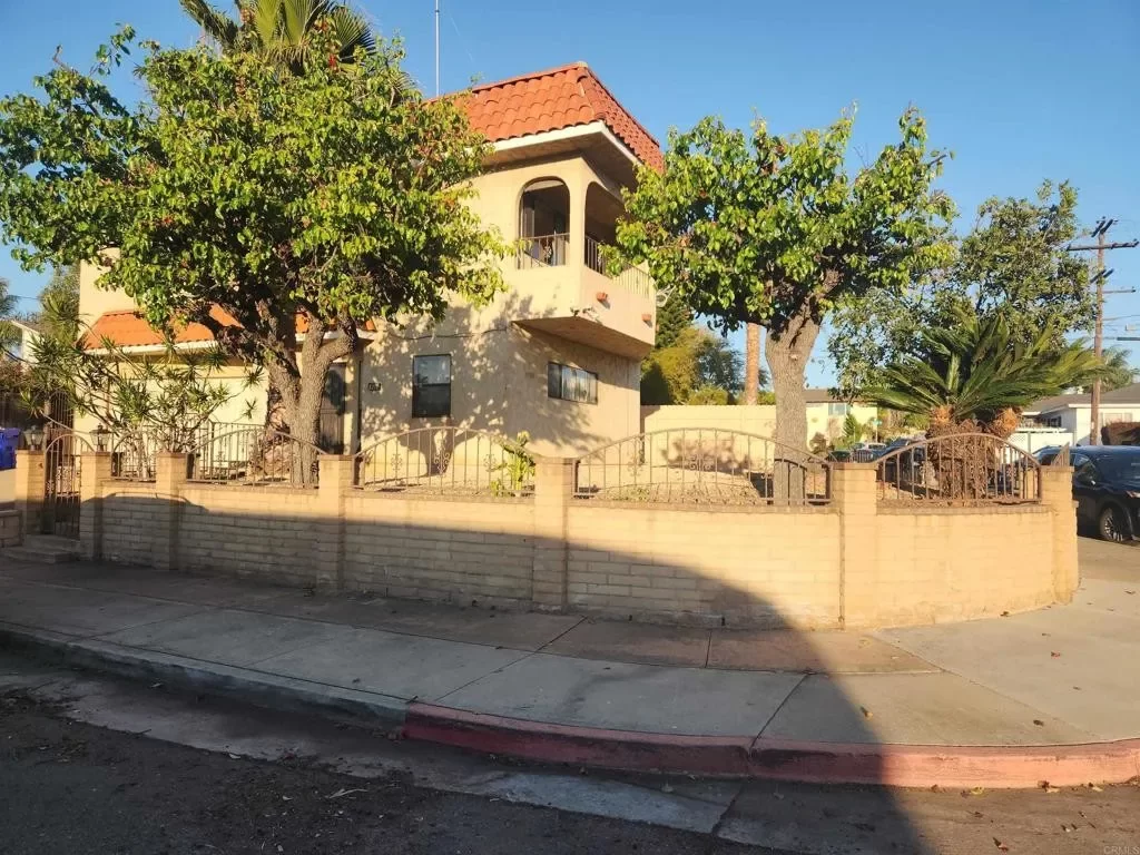 3BR Townhouse for Sale in San Diego, CA