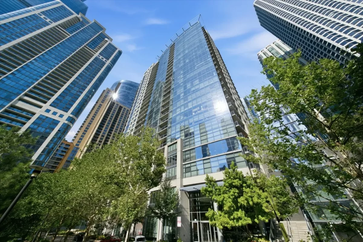 2BR Condo for Sale in Chicago, IL