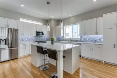 2BR Townhouse for Rent in Dallas, TX