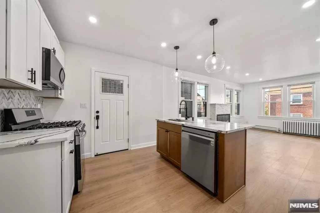 2BR Multi-Family for Rent in Cliffside Park, NJ