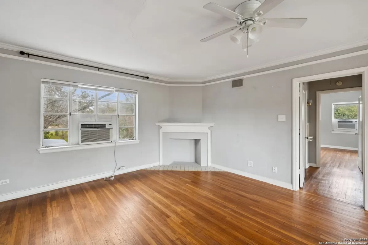2BR House for Rent in Olmos Park, TX