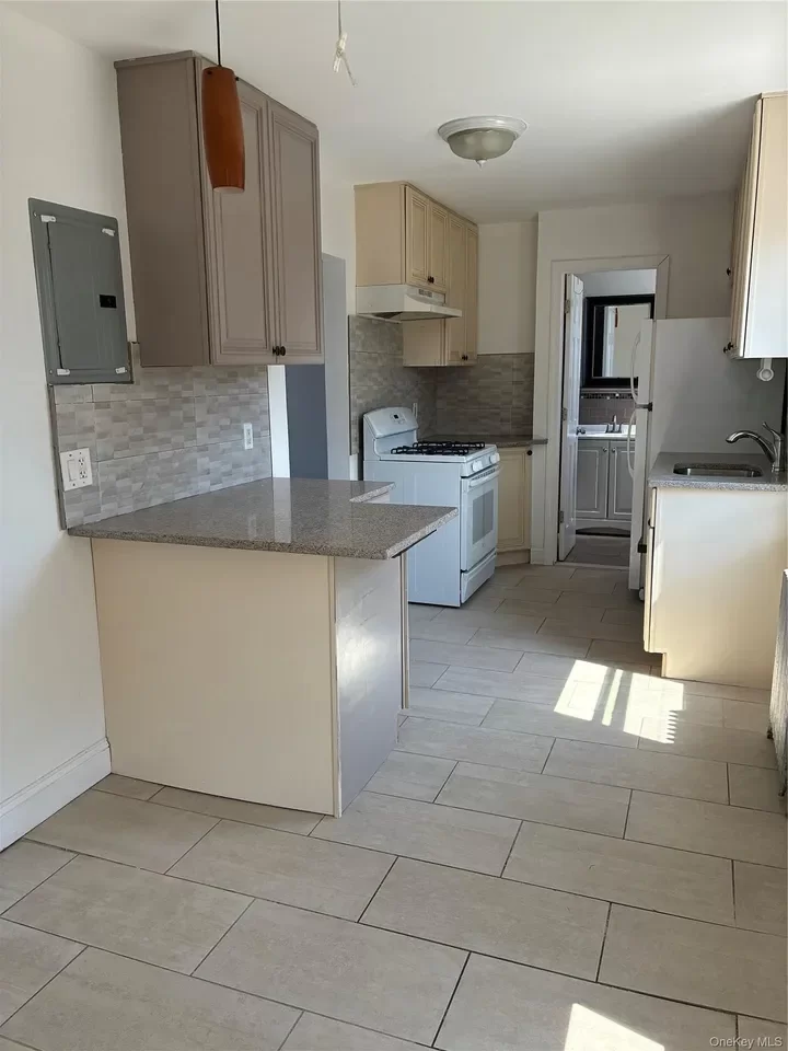 2BR Multi-Family for Rent in Astoria, NY