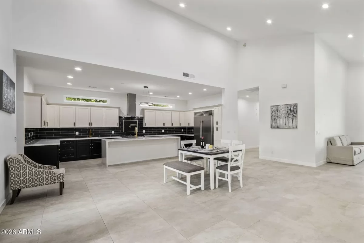 5BR House for Sale in Phoenix, AZ
