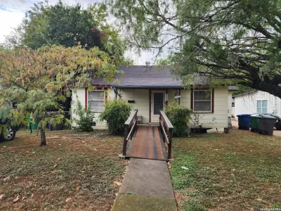 2BR House for Sale in San Antonio, TX