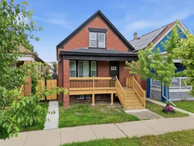 4BR House for Sale in Chicago, IL