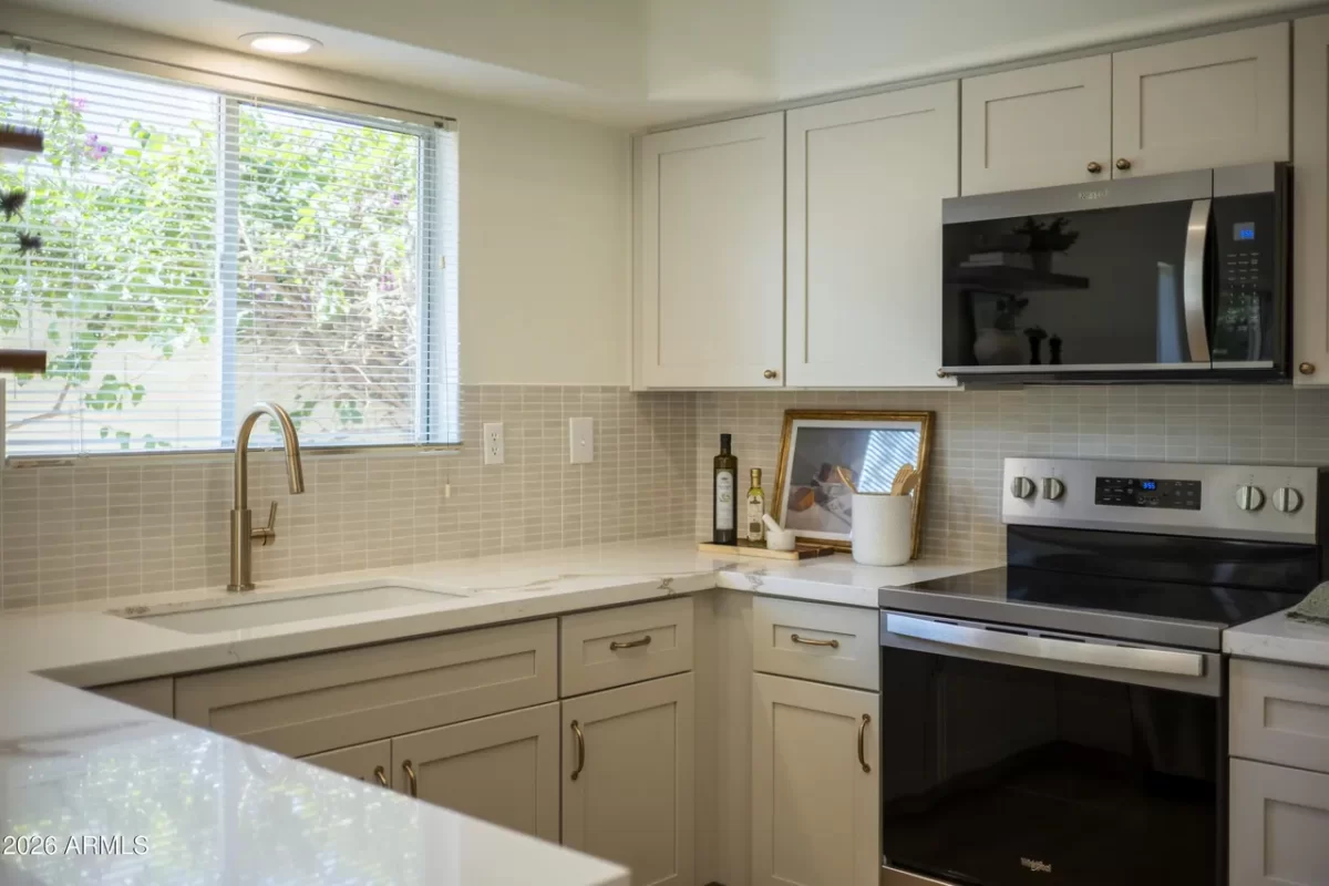 2BR Townhouse for Sale in Phoenix, AZ