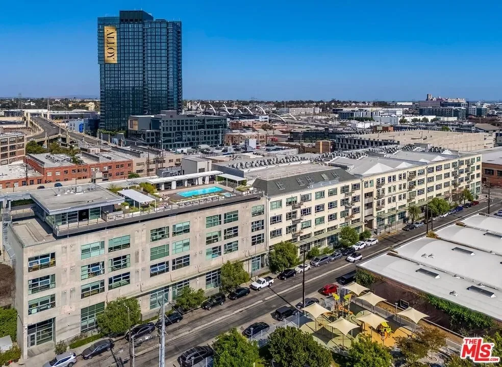 2BR Condo for Sale in Los Angeles, CA