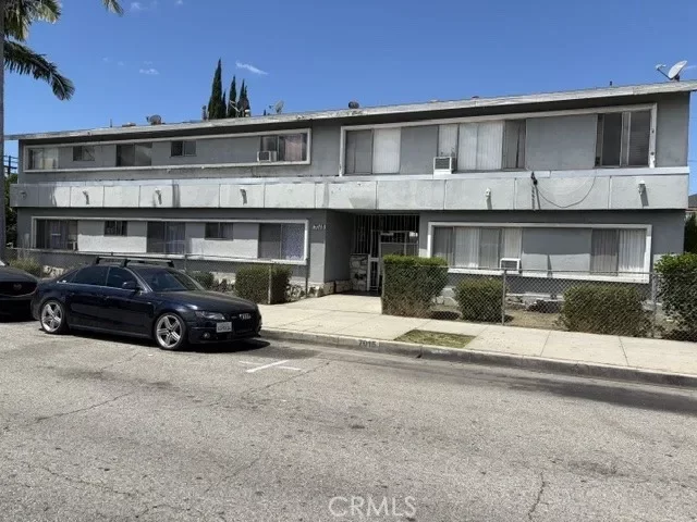 6BR Multi-Family for Sale in Huntington Park, CA