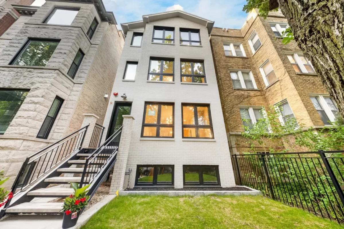 2BR Condo for Sale in Chicago, IL