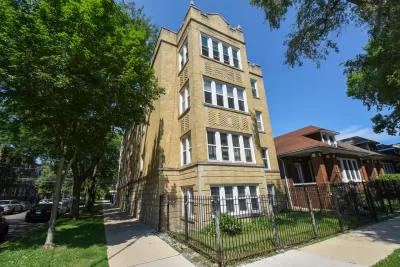 2BR Condo for Sale in Chicago, IL