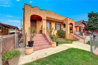 4BR Multi-Family for Sale in Los Angeles, CA